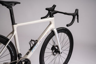 Colnago V4RS Disc 2024 Carbon Road Frameset White Pearl, Code: Rvwo click to zoom image