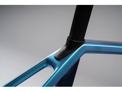 Colnago C72 Disc 2026 Carbon Road Race Bike with Dura Ace Di2, ENVE 4.5 SES click to zoom image