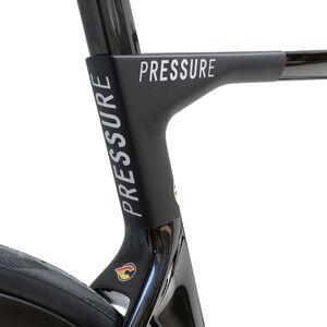 Cinelli Pressure Black Ultegra Di2/Cosmic S Bike click to zoom image