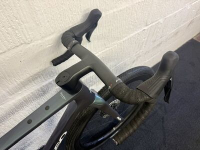Basso Palta III GRX 12x Graff Aero 48 Galaxy Dream click to zoom image