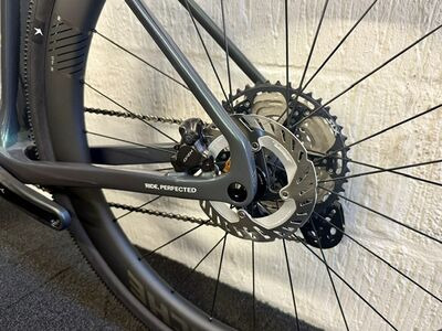 Basso Palta III GRX 12x Graff Aero 48 Galaxy Dream click to zoom image