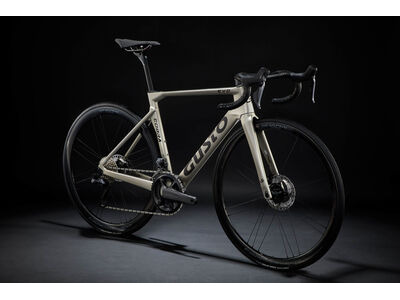 Gusto Cobra EVO Sport Legend - Shimano 105 Di2 12 Speed click to zoom image